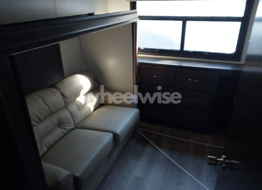 Photo 11 of 2021 Forest River CEDAR CREEK 35LFT (VIN 4X4FCRL20MS225462)