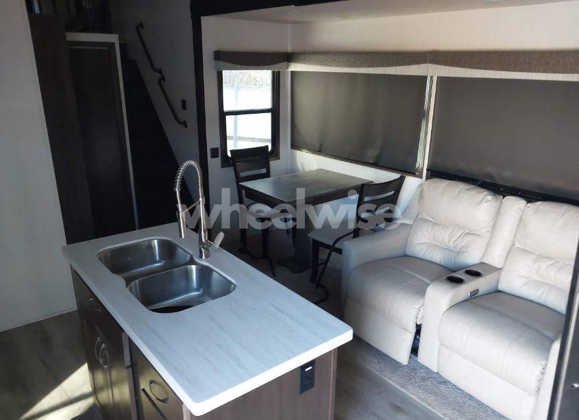 Photo 7 of 2021 Forest River CEDAR CREEK 35LFT (VIN 4X4FCRL20MS225462)