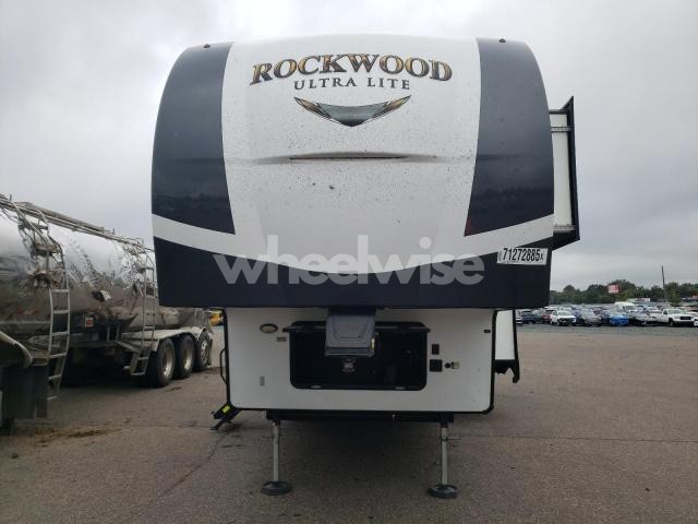 2019 FOREST RIVER ROCKWOOD 2881S (VIN 4X4FRLE26K1887137) main photo