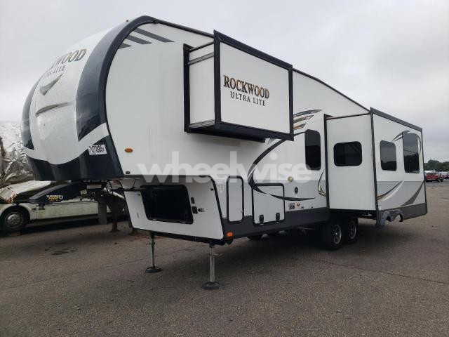 Photo 6 of 2019 FOREST RIVER ROCKWOOD 2881S (VIN 4X4FRLE26K1887137)