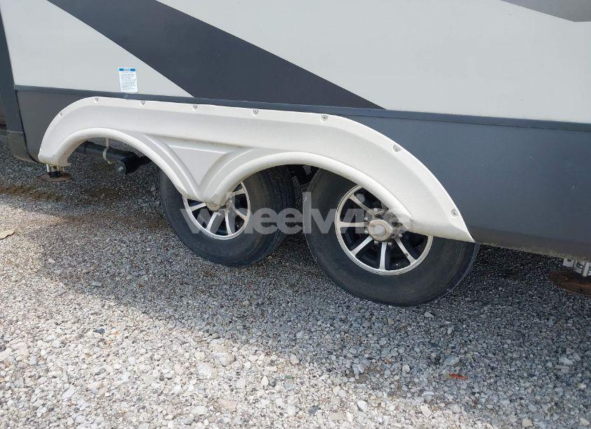 Photo 10 of 2017 5th Wheel OTHER (VIN 4X4FSAP24HJ034248)