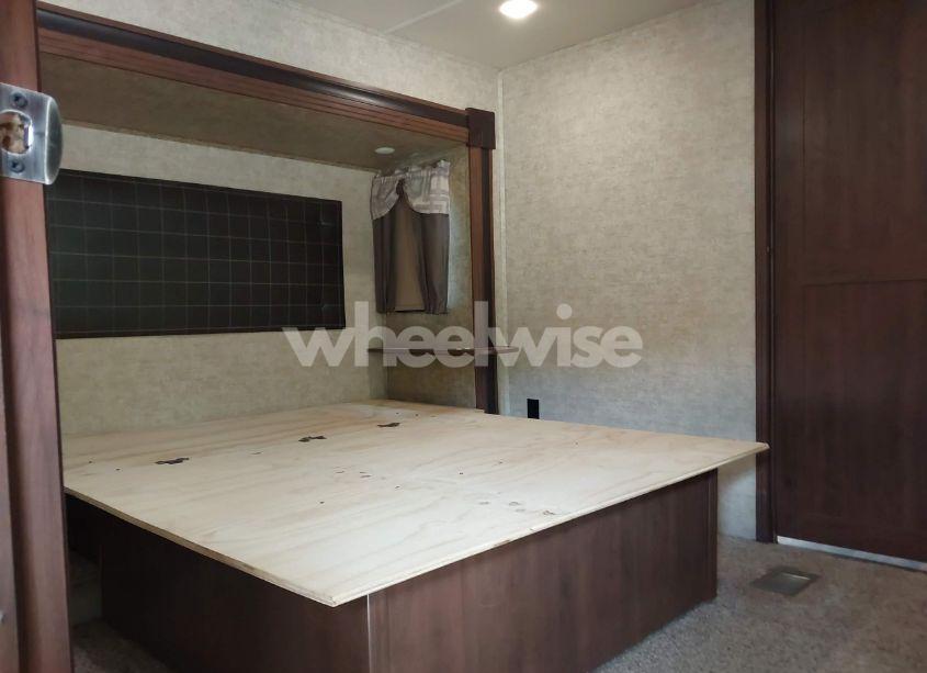 Photo 8 of 2017 5th Wheel OTHER (VIN 4X4FSAP24HJ034248)