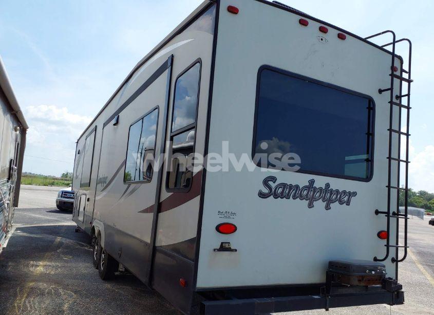 Photo 3 of 2018 Sandpiper 41ft N/A (VIN 4X4FSAP2XJJ036947)