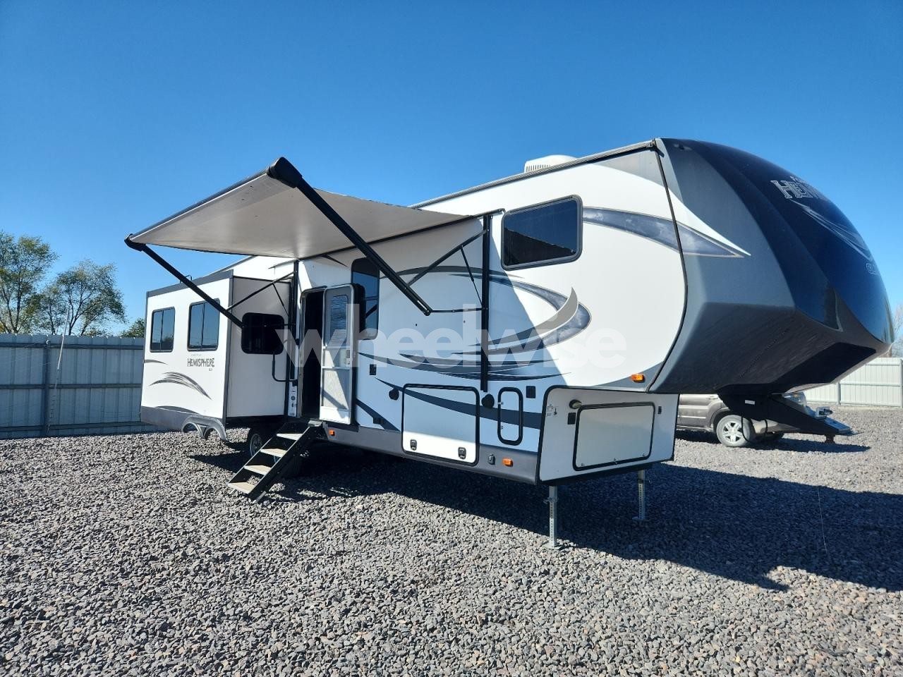 2018 FOREST RIVER HEMISPHERE 337FBAR (VIN 4X4FSBK29JV005307) main photo