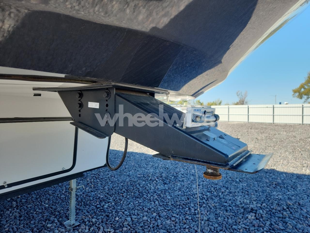 Photo 7 of 2018 FOREST RIVER HEMISPHERE 337FBAR (VIN 4X4FSBK29JV005307)