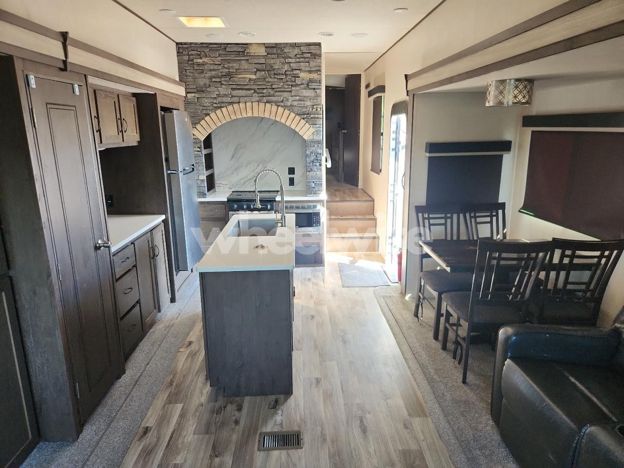 Photo 8 of 2018 FOREST RIVER HEMISPHERE 337FBAR (VIN 4X4FSBK29JV005307)