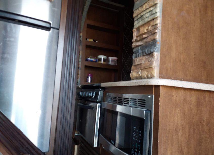 Photo 8 of 2017 Salem 37ft M-337BAR (VIN 4X4FSBK2XHU080338)