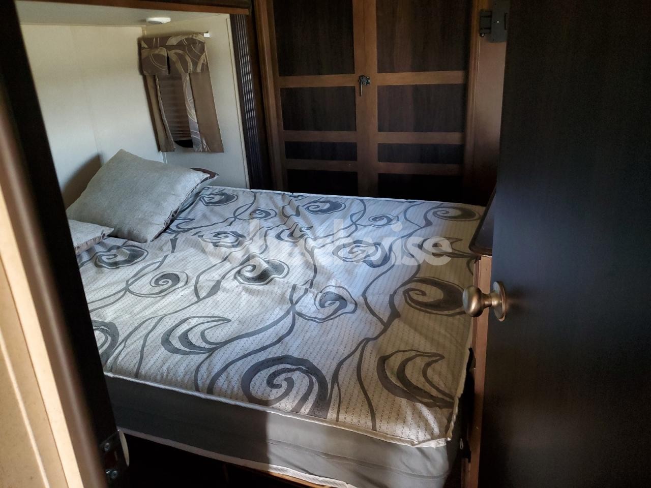 Photo 8 of 2018 WILDWOOD HEMISPHERE (VIN 4X4FSBN2XJV004744)