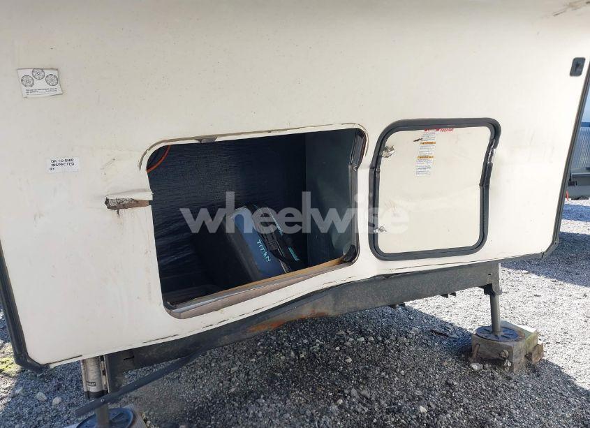 Photo 6 of 2018 Forest River SIERRA (VIN 4X4FSEP20KJ046069)