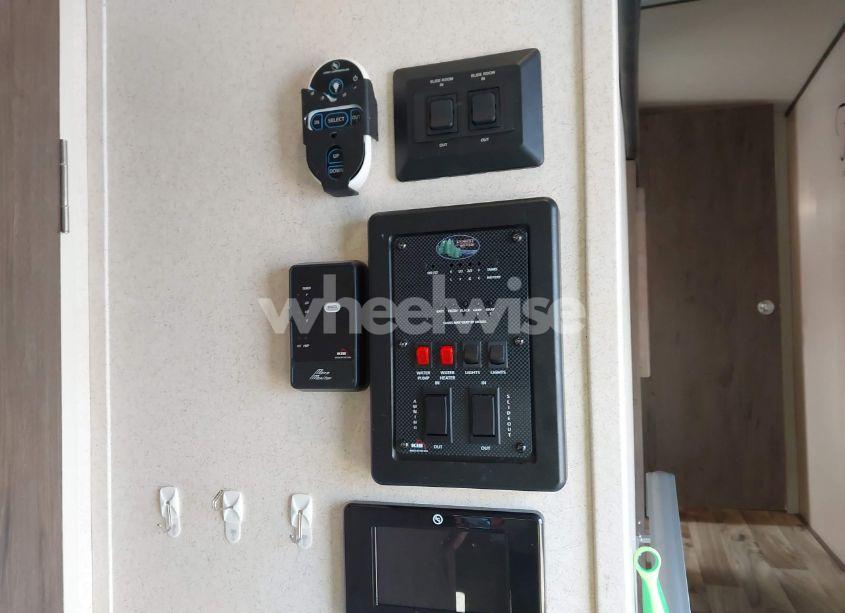 Photo 16 of 2019 Wildwood Other (VIN 4X4FWBN24KV702305)