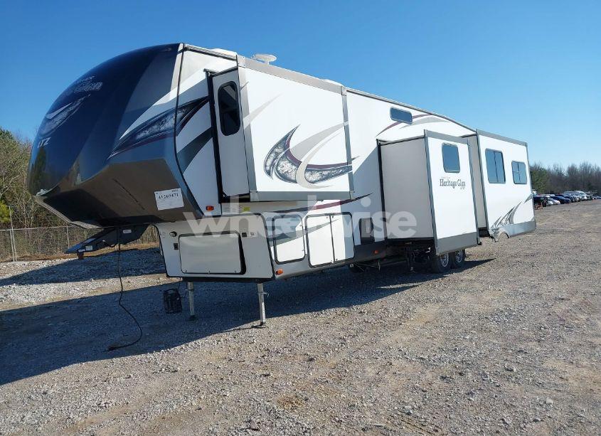 Photo 2 of 2019 Wildwood Other (VIN 4X4FWBN24KV702305)