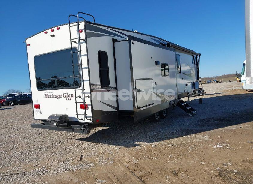 Photo 4 of 2019 Wildwood Other (VIN 4X4FWBN24KV702305)