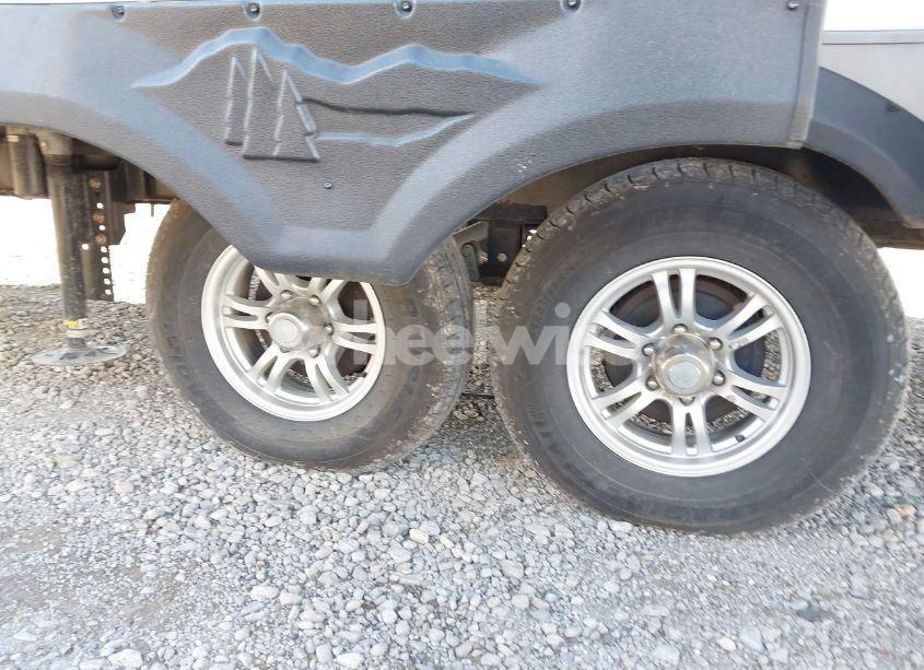 Photo 7 of 2019 Wildwood Other (VIN 4X4FWBN24KV702305)