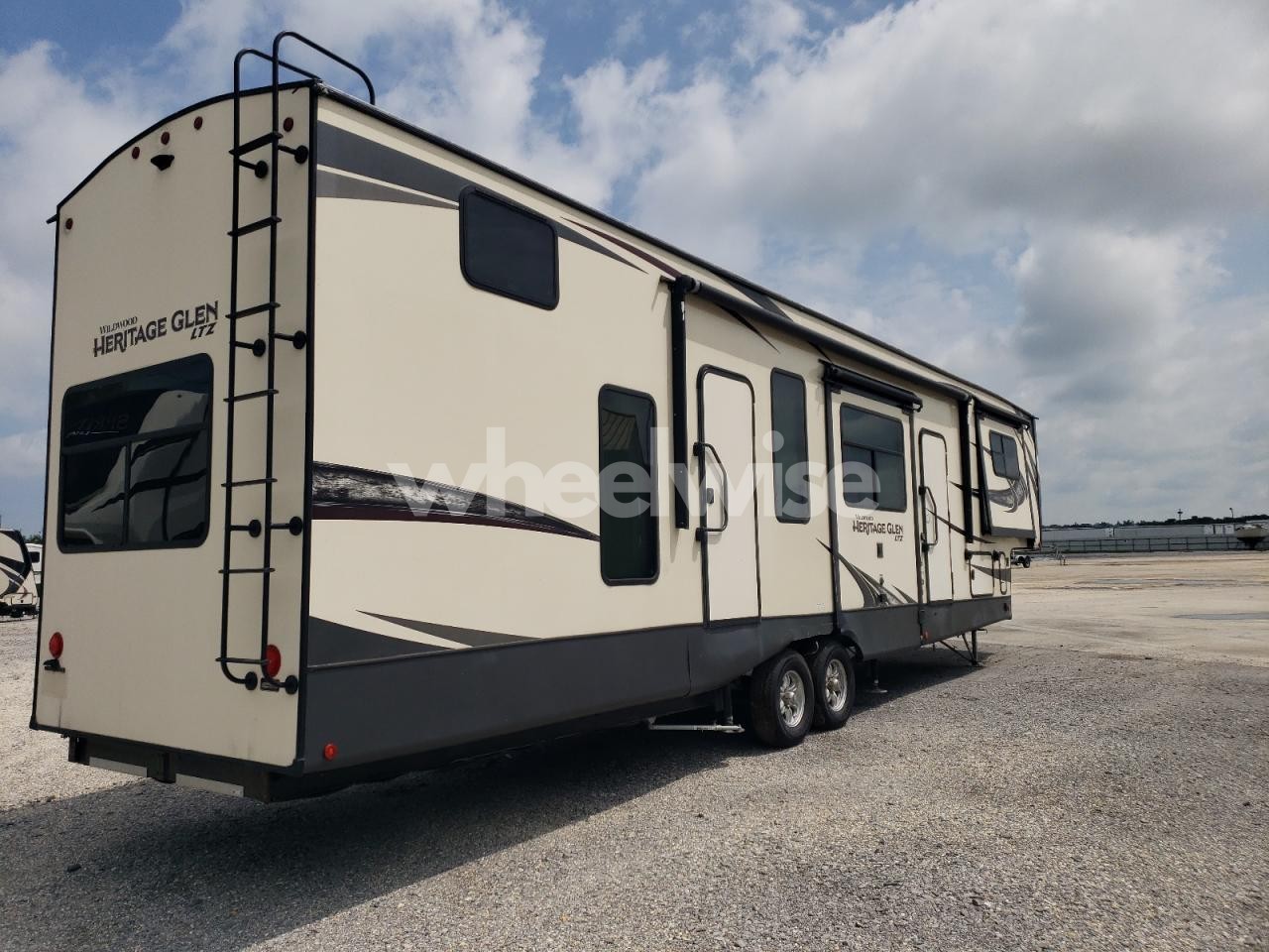 Photo 4 of 2020 FORESRIVER HERITAGE (VIN 4X4FWBP24LV702982)