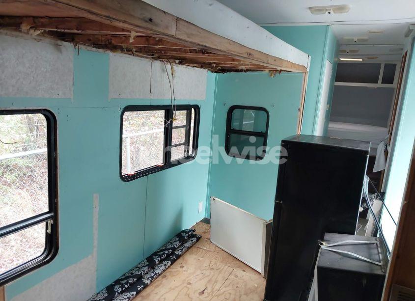 Photo 12 of 2001 Wildwood Other (VIN 4X4FWDC291B038212)