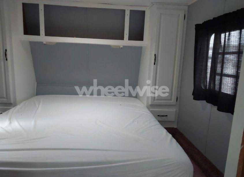 Photo 5 of 2001 Wildwood Other (VIN 4X4FWDC291B038212)