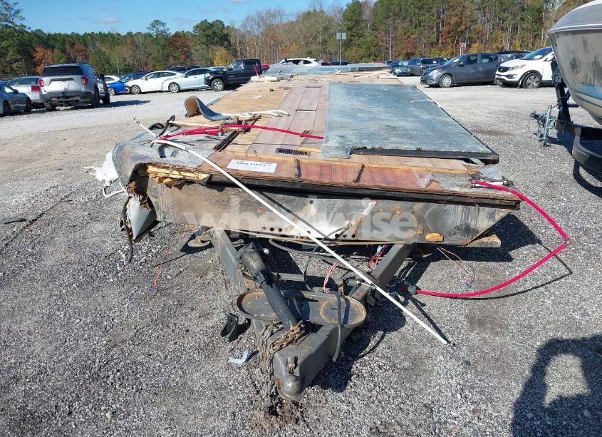 Photo 10 of 2001 Forest River OTHER (VIN 4X4TCAJ261G076187)