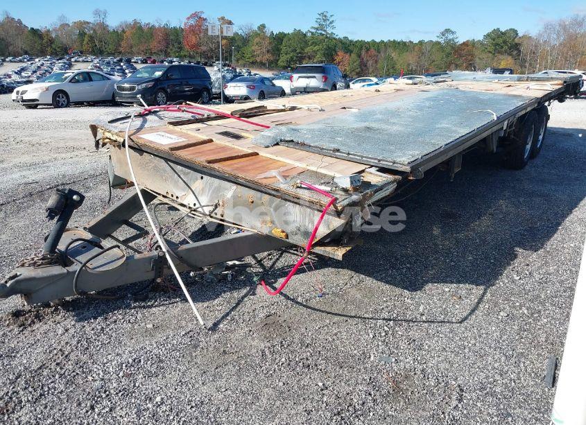 Photo 2 of 2001 Forest River OTHER (VIN 4X4TCAJ261G076187)