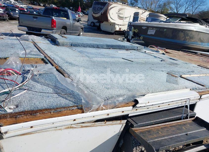 Photo 7 of 2001 Forest River OTHER (VIN 4X4TCAJ261G076187)