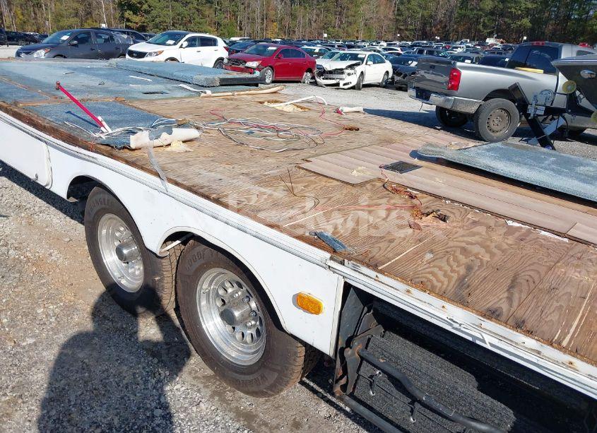 Photo 8 of 2001 Forest River OTHER (VIN 4X4TCAJ261G076187)