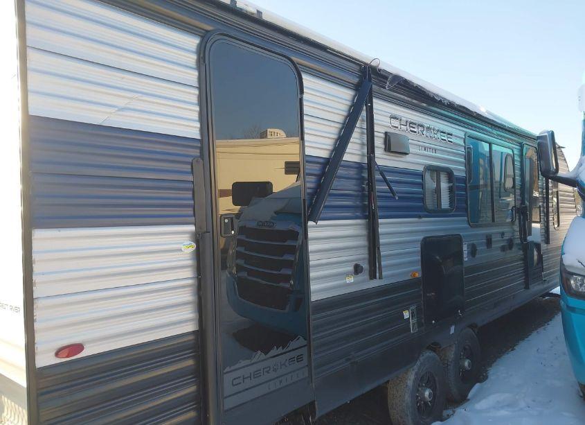 Photo 10 of 2022 Forest River CHEROKEE (VIN 4X4TCKC29NX158987)