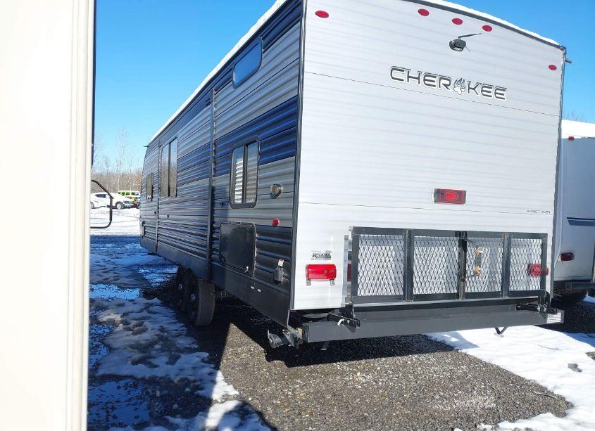Photo 3 of 2022 Forest River CHEROKEE (VIN 4X4TCKC29NX158987)