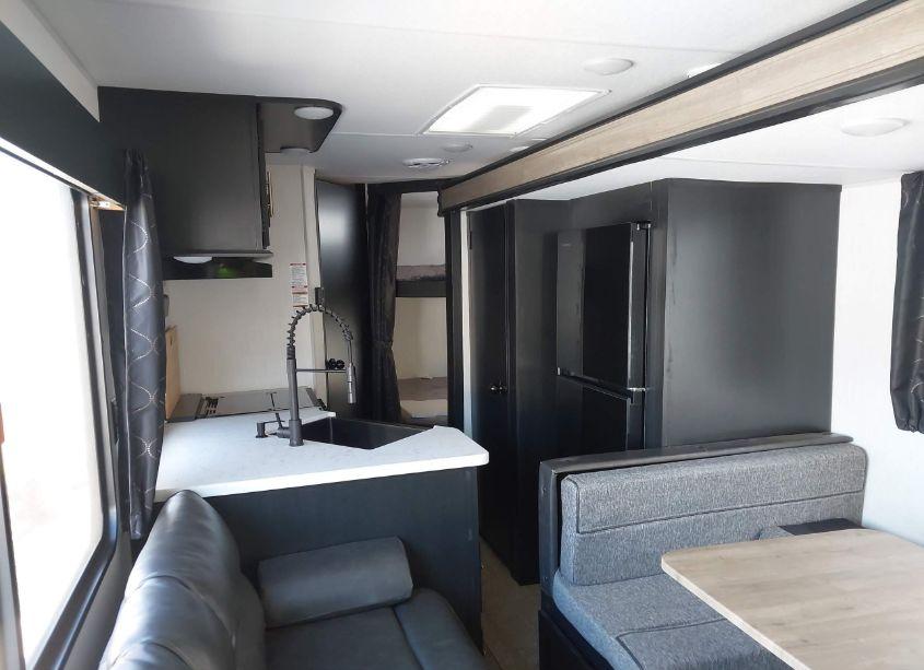 Photo 8 of 2022 Forest River CHEROKEE (VIN 4X4TCKC29NX158987)