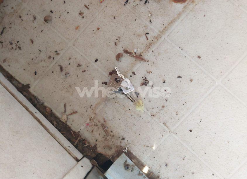 Photo 11 of 2001 Forest River CHEROKEE M- (VIN 4X4TCKF231K084713)