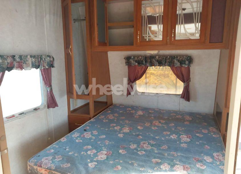 Photo 5 of 2001 Forest River CHEROKEE M- (VIN 4X4TCKF231K084713)