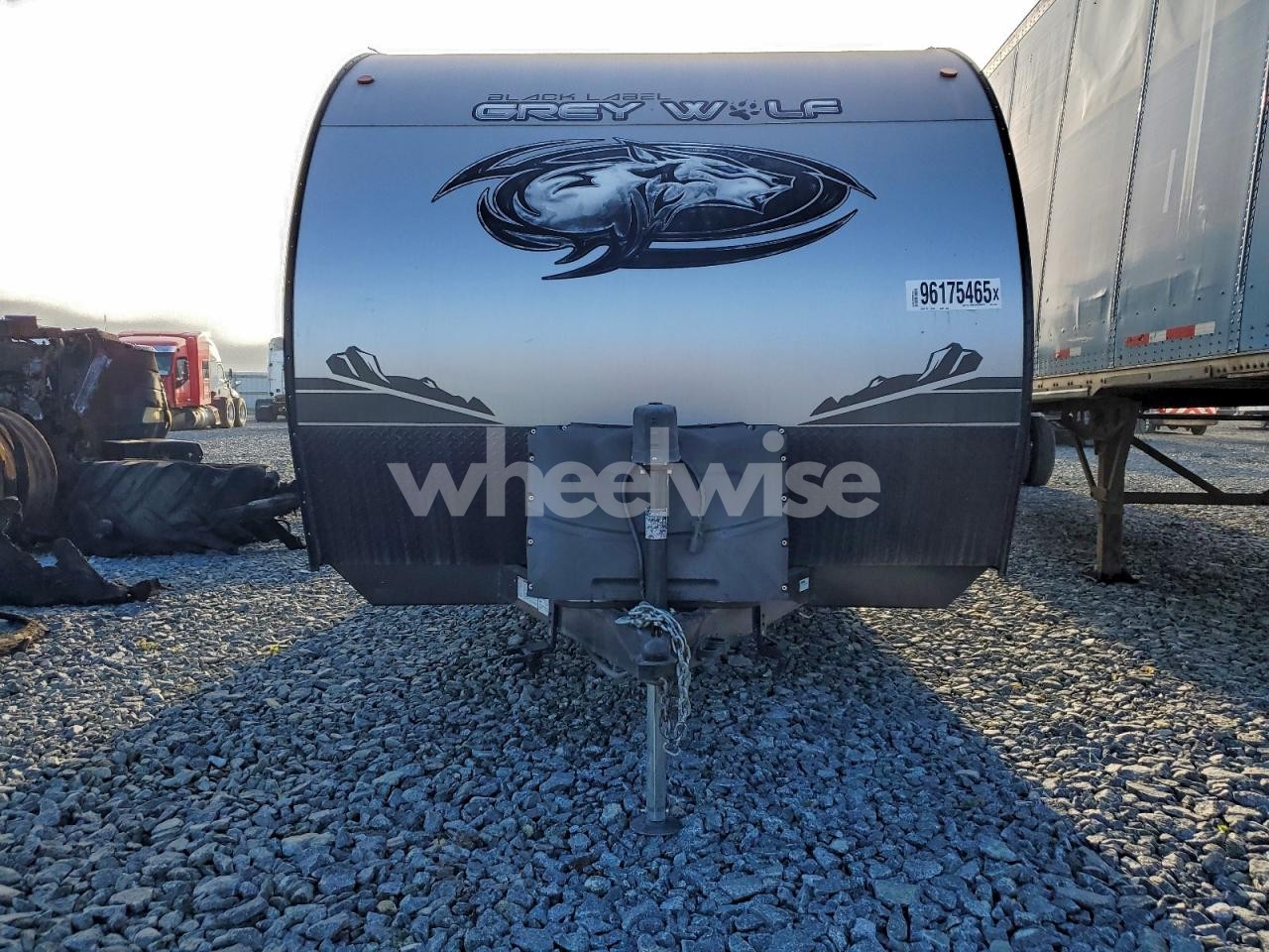 Photo 7 of 2022 FOREST RIVER GREY WOLF - camper (VIN 4X4TCKY28NK077629)