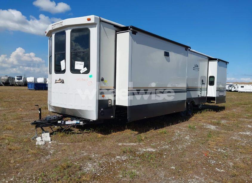 Photo 2 of 2022 Cedar Creek COTTAGE (VIN 4X4TCRS29NS229838)