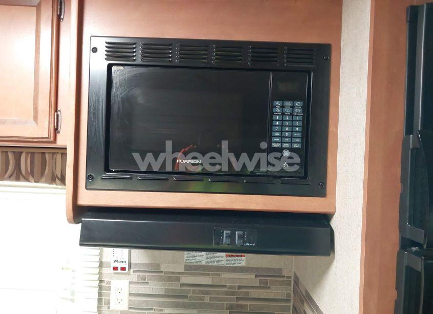 Photo 17 of 2016 Forest River PUMA 30DBSS (VIN 4X4TPUF22GP057627)