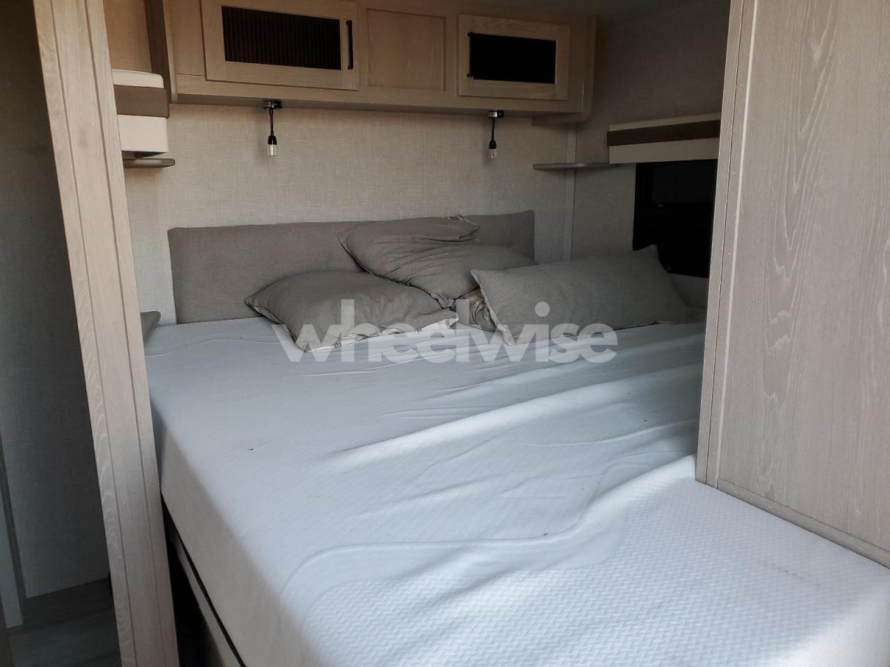 Photo 5 of 2022 ROCKWOOD SIGNATURE (VIN 4X4TRLF21N1902052)