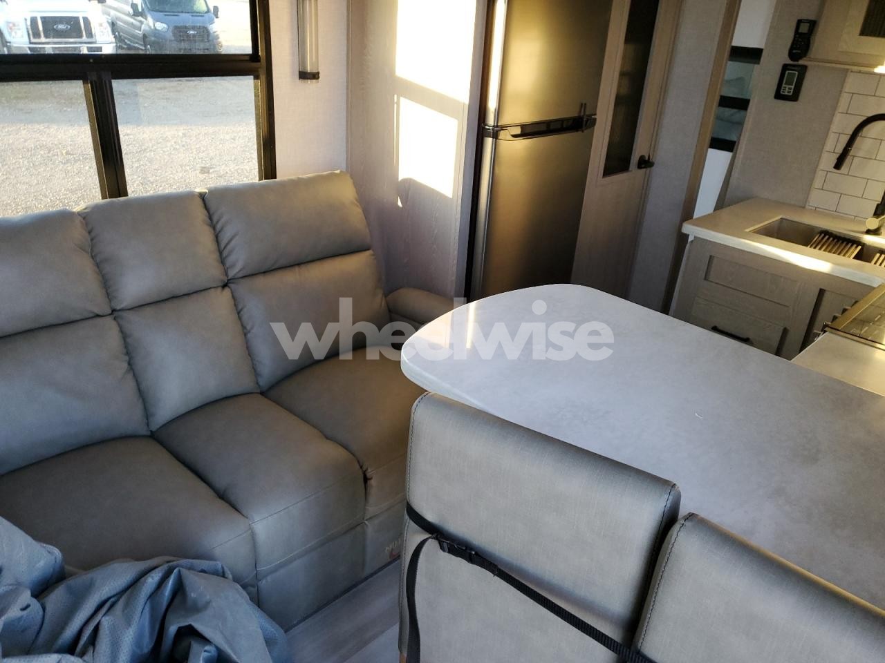 Photo 6 of 2022 ROCKWOOD SIGNATURE (VIN 4X4TRLF21N1902052)