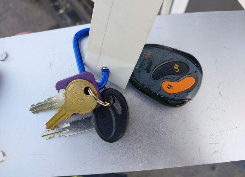 Photo 11 of 2016 Forest River RV (VIN 4X4TSCC2XGC007675)