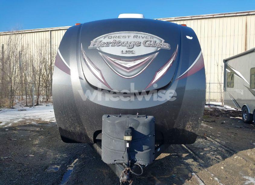 Photo 6 of 2017 Fore Wildwood (VIN 4X4TWBF20HU013930)