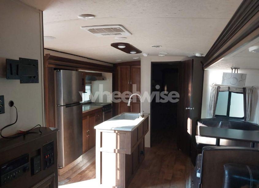 Photo 8 of 2017 Fore Wildwood (VIN 4X4TWBF20HU013930)