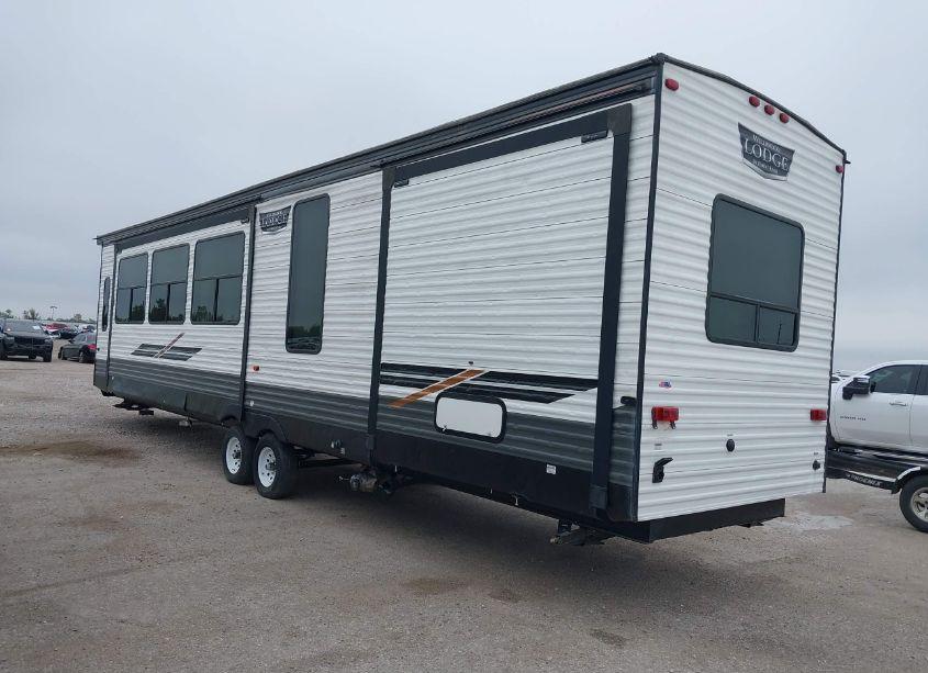 Photo 3 of 2022 Fore Wildwood (VIN 4X4TWDS25NM060979)