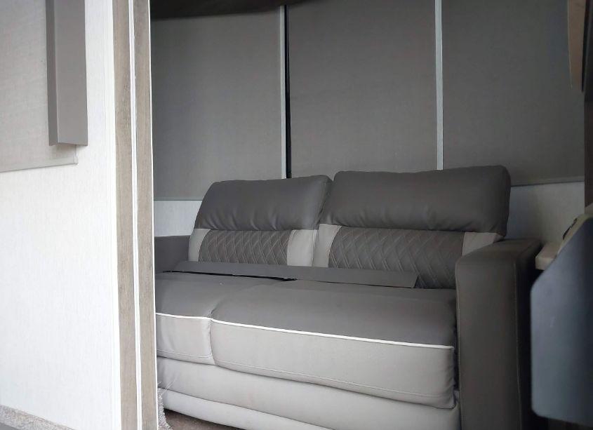 Photo 5 of 2022 Fore Wildwood (VIN 4X4TWDS25NM060979)