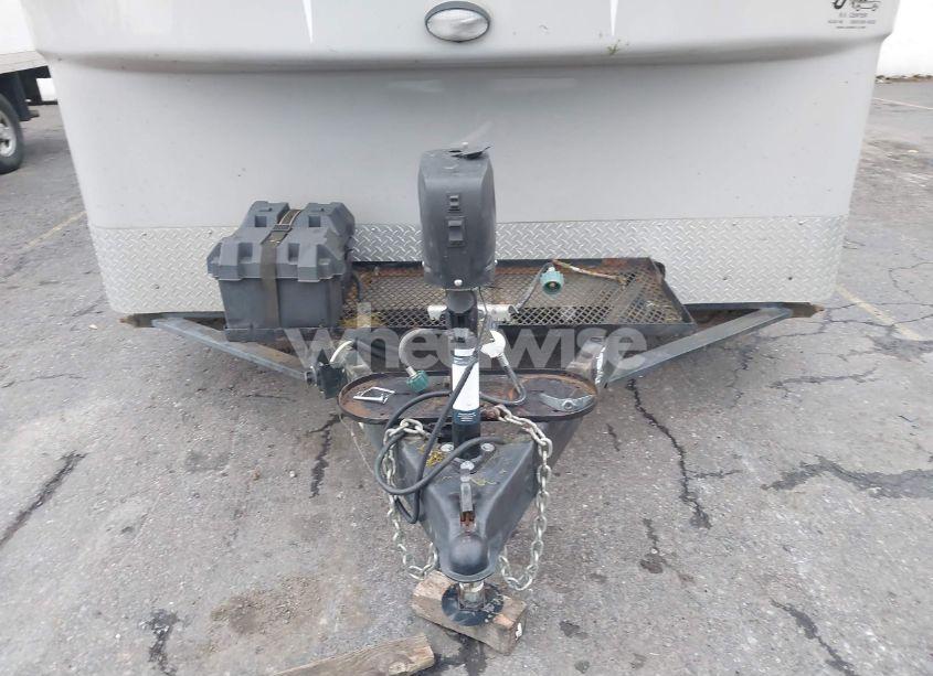 Photo 7 of 2016 Work And PLAY ULTRA LE TOY HAULER (VIN 4X4TWPA25GB016918)