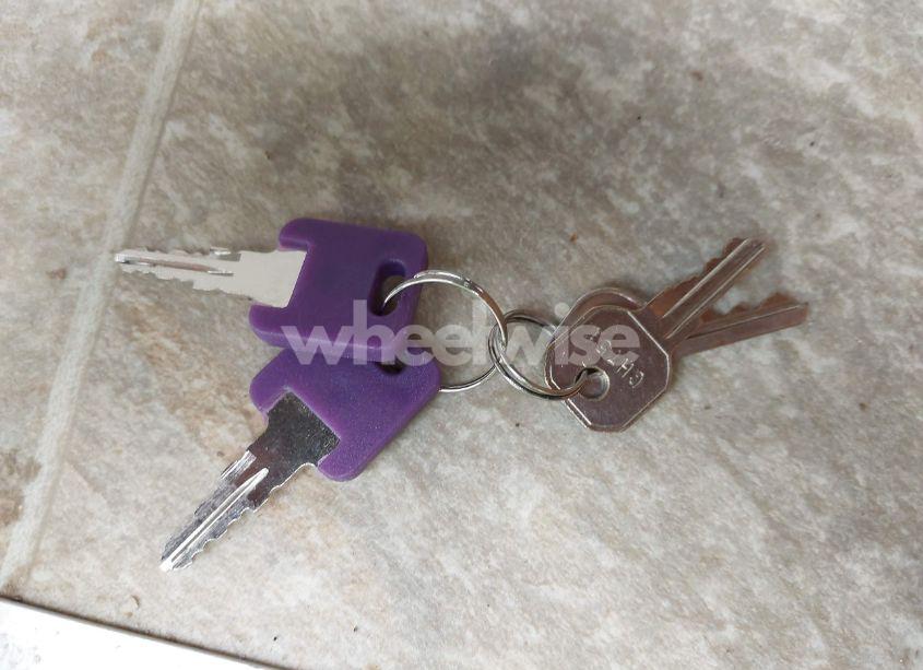 Photo 11 of 2004 Keystone Laredo 5TH WHEEL TRAVEL TRAILER (VIN 4YDF27R254J456235)