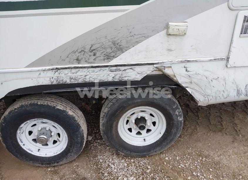 Photo 6 of 2004 Keystone Laredo 5TH WHEEL TRAVEL TRAILER (VIN 4YDF27R254J456235)