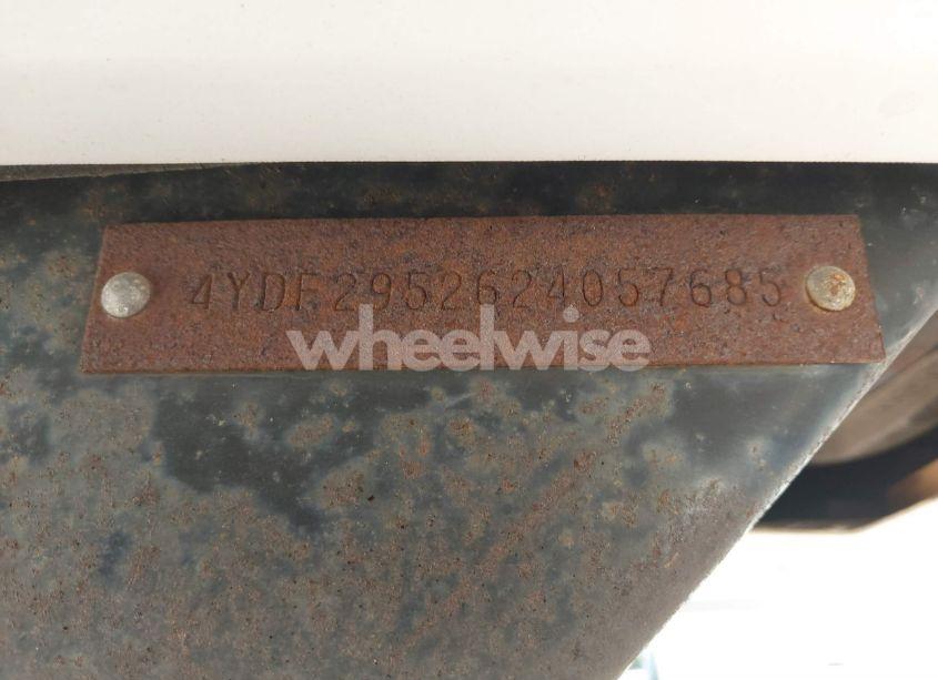 Photo 9 of 2002 Keystone Montana (VIN 4YDF2952624057685)