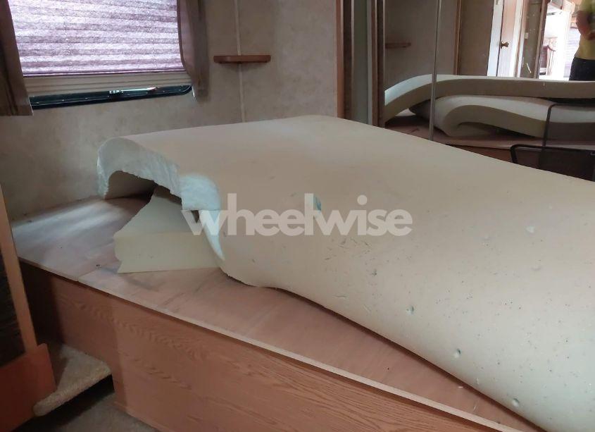 Photo 5 of 2006 Keystone Montana 298RLS (VIN 4YDF298216F707996)