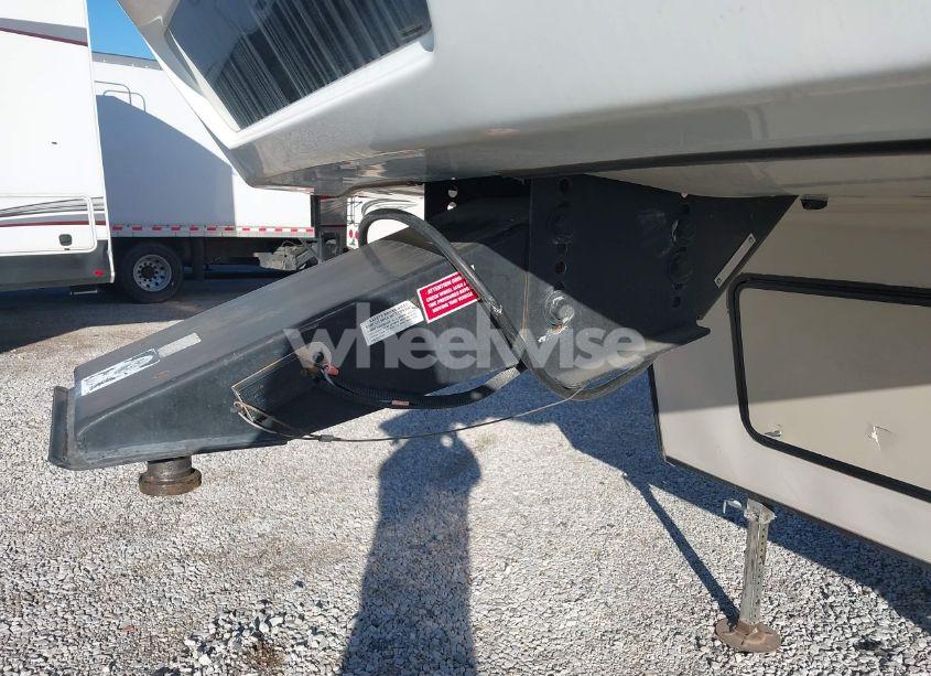 Photo 10 of 2016 Keystone Cougar (VIN 4YDF29R28G2504272)