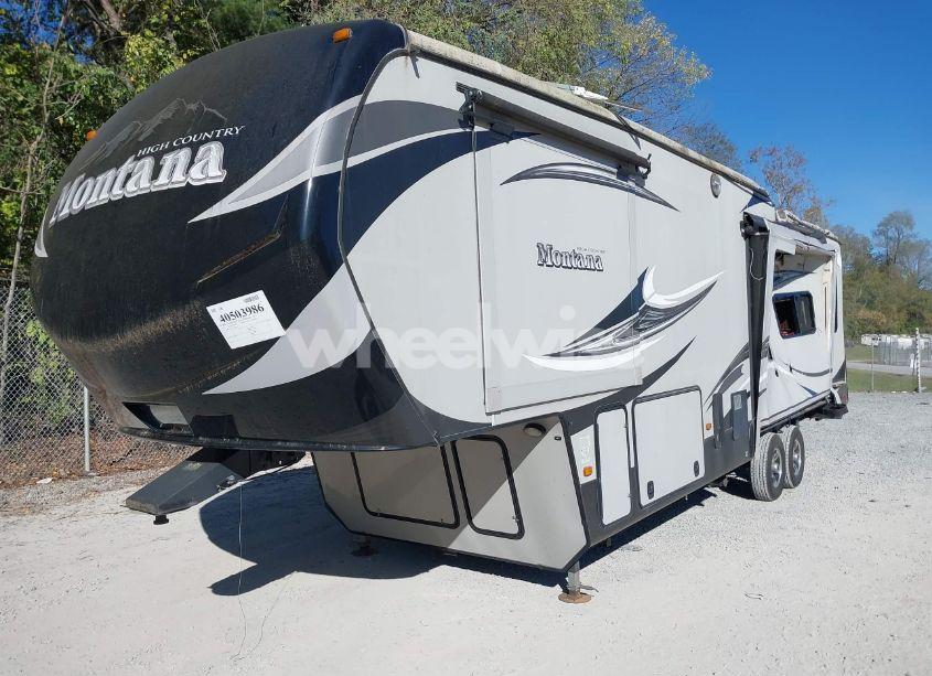 Photo 2 of 2015 Keystone Montana 5TH WHEEL (VIN 4YDF30522FA740094)