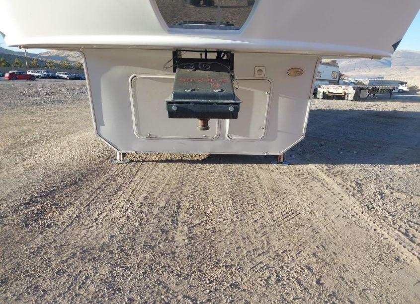 Photo 10 of 2014 Keystone Montana (VIN 4YDF31025E4700215)