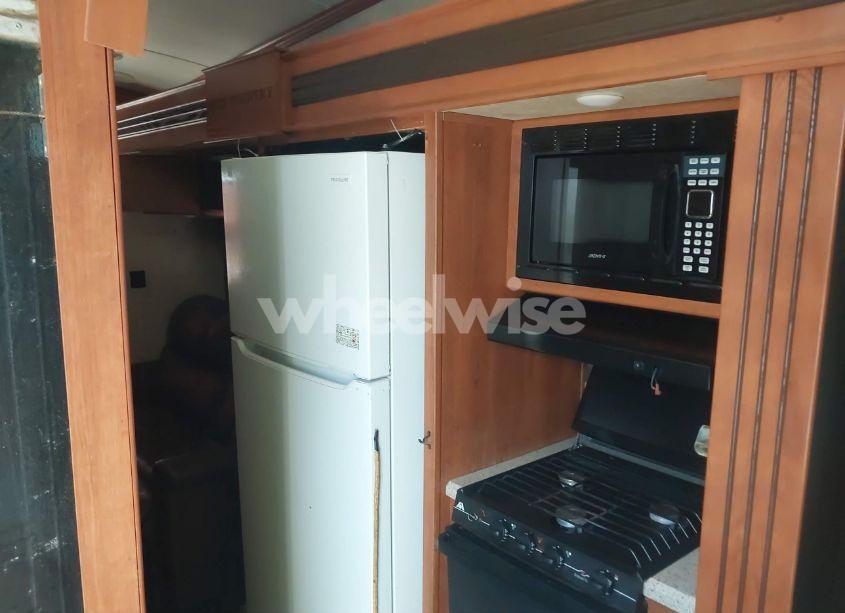 Photo 11 of 2014 Keystone Montana (VIN 4YDF32520EA740220)