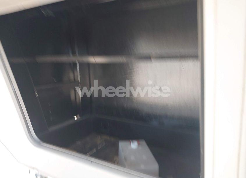 Photo 4 of 2014 Keystone Montana (VIN 4YDF32520EA740220)