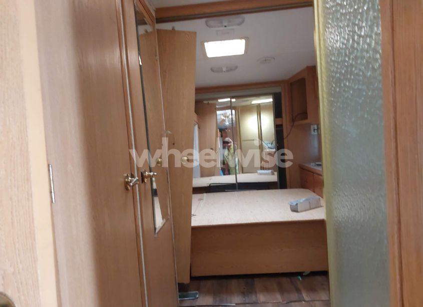 Photo 8 of 2004 Keystone Mountainee N/A (VIN 4YDF329284D509637)